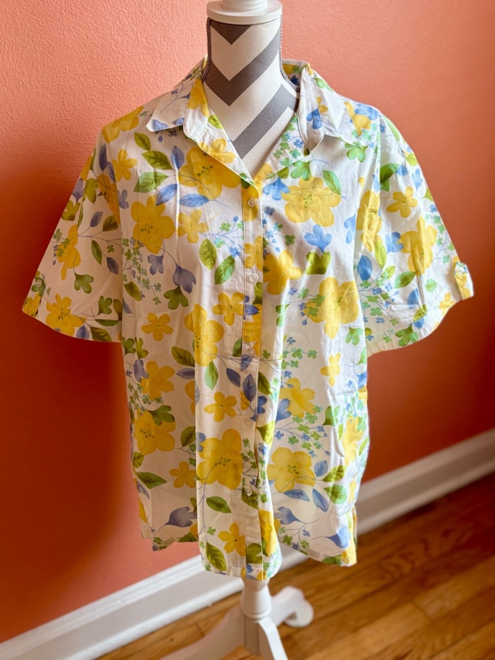 Bobbie Brooks Yellow & Blue Floral Short-Sleeve Button-Down Shirt